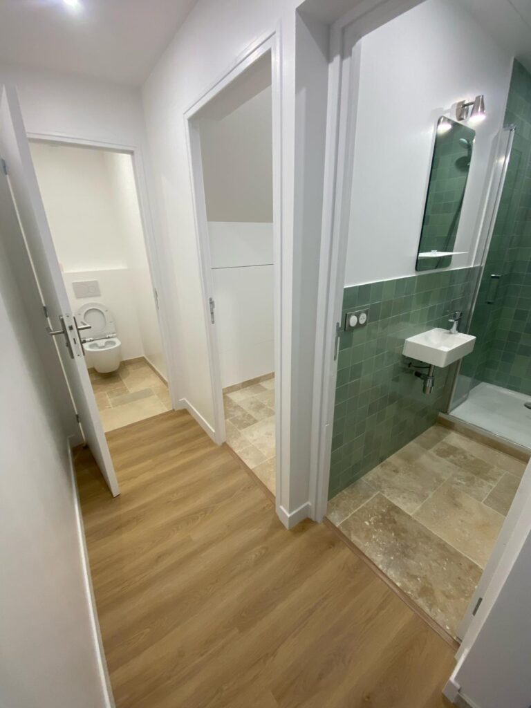 Image après chantier 1 : Après rénovation complète d’une salle de bain sous combles